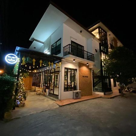 เดอะ คอนเน็ค เชียงใหม่ Hotel ภายนอก รูปภาพ
