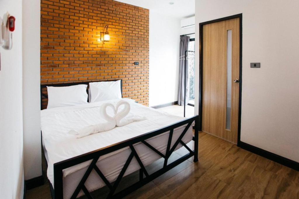เดอะ คอนเน็ค เชียงใหม่ Hotel ภายนอก รูปภาพ