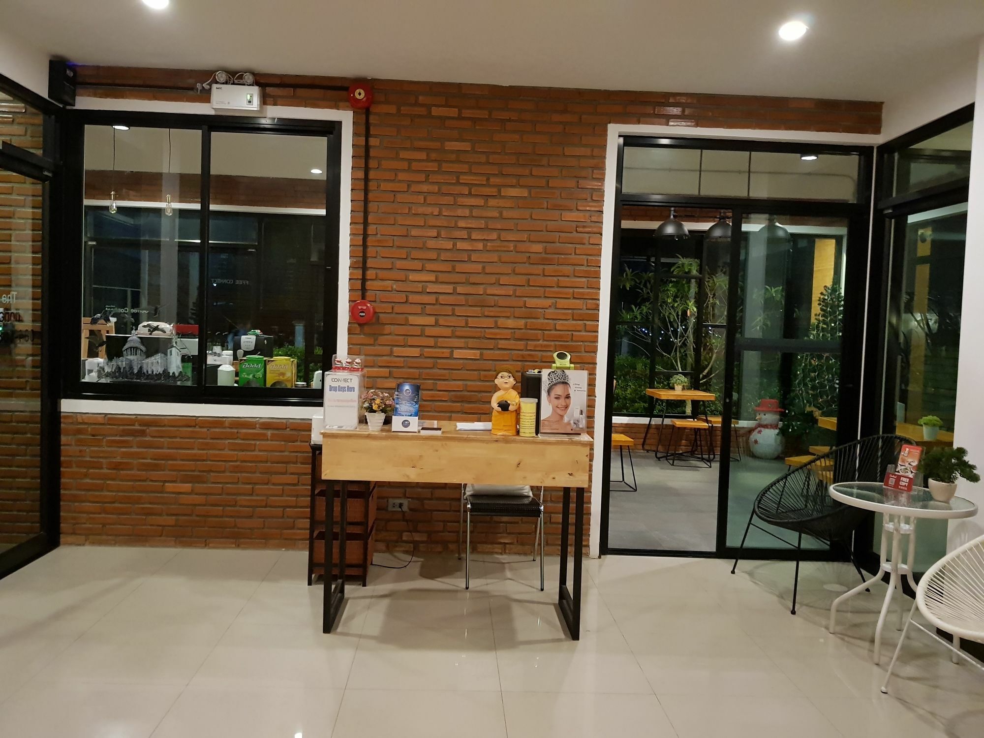 เดอะ คอนเน็ค เชียงใหม่ Hotel ภายนอก รูปภาพ