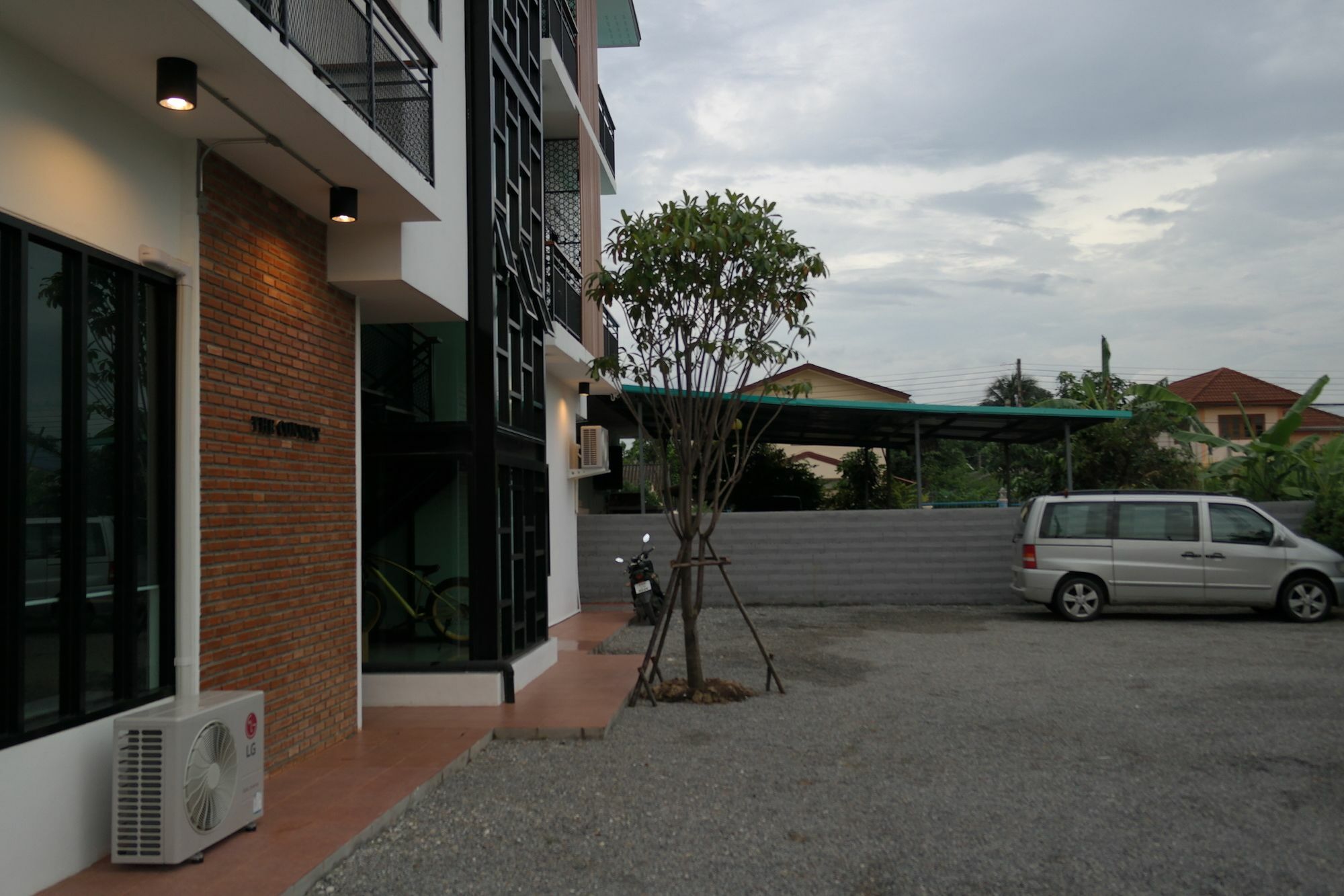 เดอะ คอนเน็ค เชียงใหม่ Hotel ภายนอก รูปภาพ